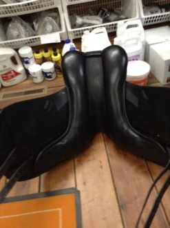 PDS Carl Hester Collection Monoflap Dressage Saddle -Riding Apparel Store IMG 4309