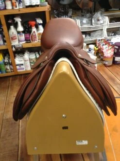 Butet Saumur Close Contact Jump Saddle - 17.5" -Riding Apparel Store IMG 4409