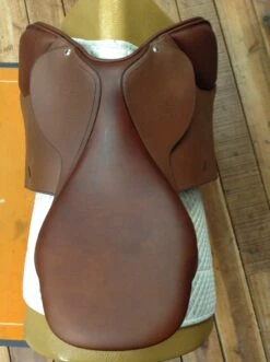 Butet Saumur Close Contact Jump Saddle - 17.5" -Riding Apparel Store IMG 4410