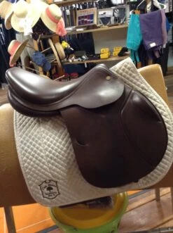 Prestige Archimede 2 Jump Saddle - 16" -Riding Apparel Store IMG 4499
