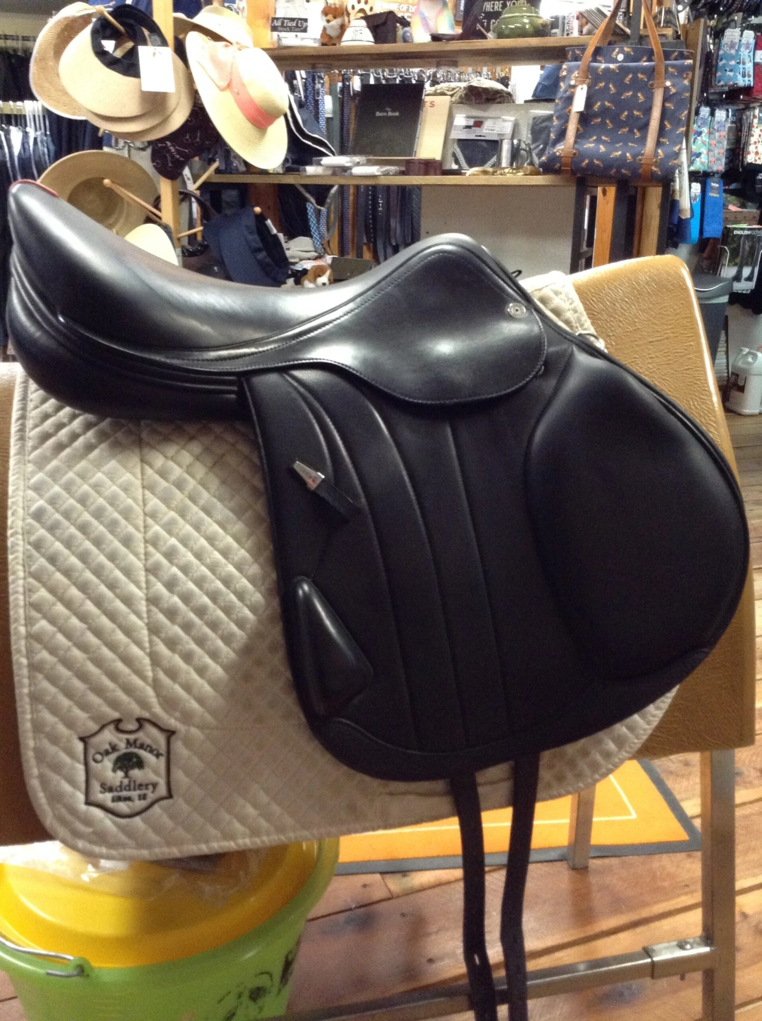 Equipe EK-26 Monoflap Jump Saddle- 17.5" 4 Equipe EK-26 Monoflap Jump Saddle- 17.5" - Image 2