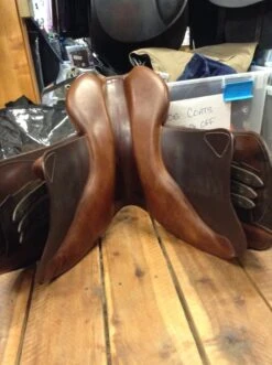 Devoucoux Barritz O Jump Saddle - 16.5" -Riding Apparel Store IMG 4599