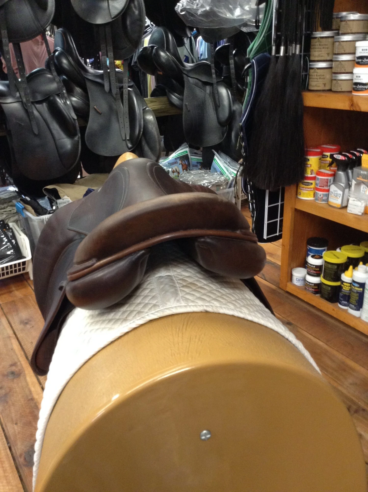 SOLD - Voltaire Palm Beach Jump Saddle 2017 - 17" 4 SOLD - Voltaire Palm Beach Jump Saddle 2017 - 17" - Image 2