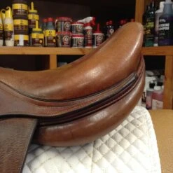 SOLD - 2002 Antares Jump Saddle 17" -Riding Apparel Store IMG 4669