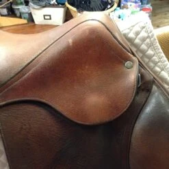 SOLD - 2002 Antares Jump Saddle 17" -Riding Apparel Store IMG 4675