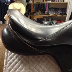 SOLD - Schleese Eventer II Monoflap - 17.5" 27 SOLD - Schleese Eventer II Monoflap - 17.5" -Riding Apparel Store IMG 4719