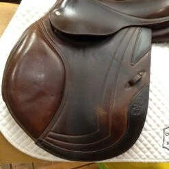 2013 CWD Close Contact Jump Saddle -17" 27 2013 CWD Close Contact Jump Saddle -17" -Riding Apparel Store IMG 4858