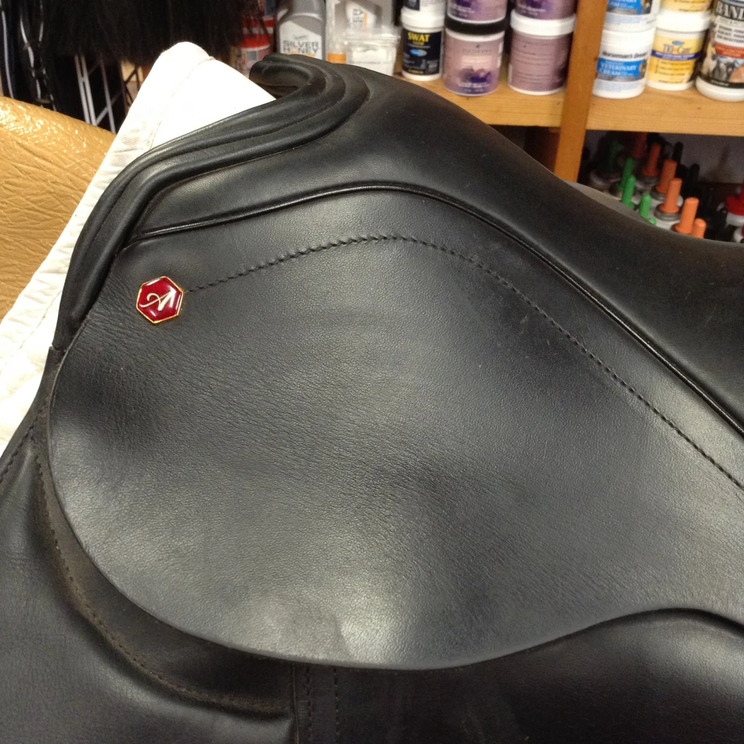 Albion SLK Dressage Saddle - 17.5" 4 Albion SLK Dressage Saddle - 17.5" - Image 2