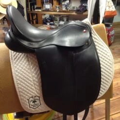 Albion SLK Dressage Saddle - 17.5" 28 Albion SLK Dressage Saddle - 17.5" -Riding Apparel Store IMG 4895