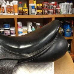 County Solution Jump Saddle - 17.5" -Riding Apparel Store IMG 4939