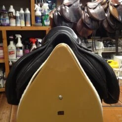 County Solution Jump Saddle - 17.5" -Riding Apparel Store IMG 4944