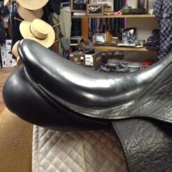 County Solution Jump Saddle - 17.5" -Riding Apparel Store IMG 4947