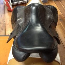 County Solution Jump Saddle - 17.5" -Riding Apparel Store IMG 4950