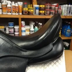 2020 Stubben 1894 Dressage Saddle - 17.5" -Riding Apparel Store IMG 4972