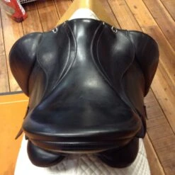 2020 Stubben 1894 Dressage Saddle - 17.5" -Riding Apparel Store IMG 4982