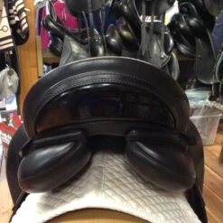 2020 Stubben 1894 Dressage Saddle - 17.5" -Riding Apparel Store IMG 4983