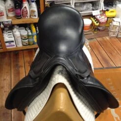 George Gullikson Dressage Saddle - 17.5" -Riding Apparel Store IMG 4994