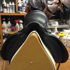 George Gullikson Dressage Saddle - 17.5" -Riding Apparel Store IMG 4995