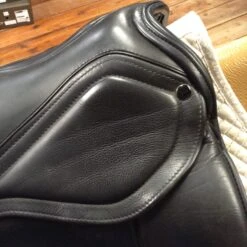 George Gullikson Dressage Saddle - 17.5" -Riding Apparel Store IMG 4997