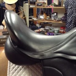 George Gullikson Dressage Saddle - 17.5" -Riding Apparel Store IMG 4998