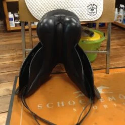 George Gullikson Dressage Saddle - 17.5" -Riding Apparel Store IMG 5003