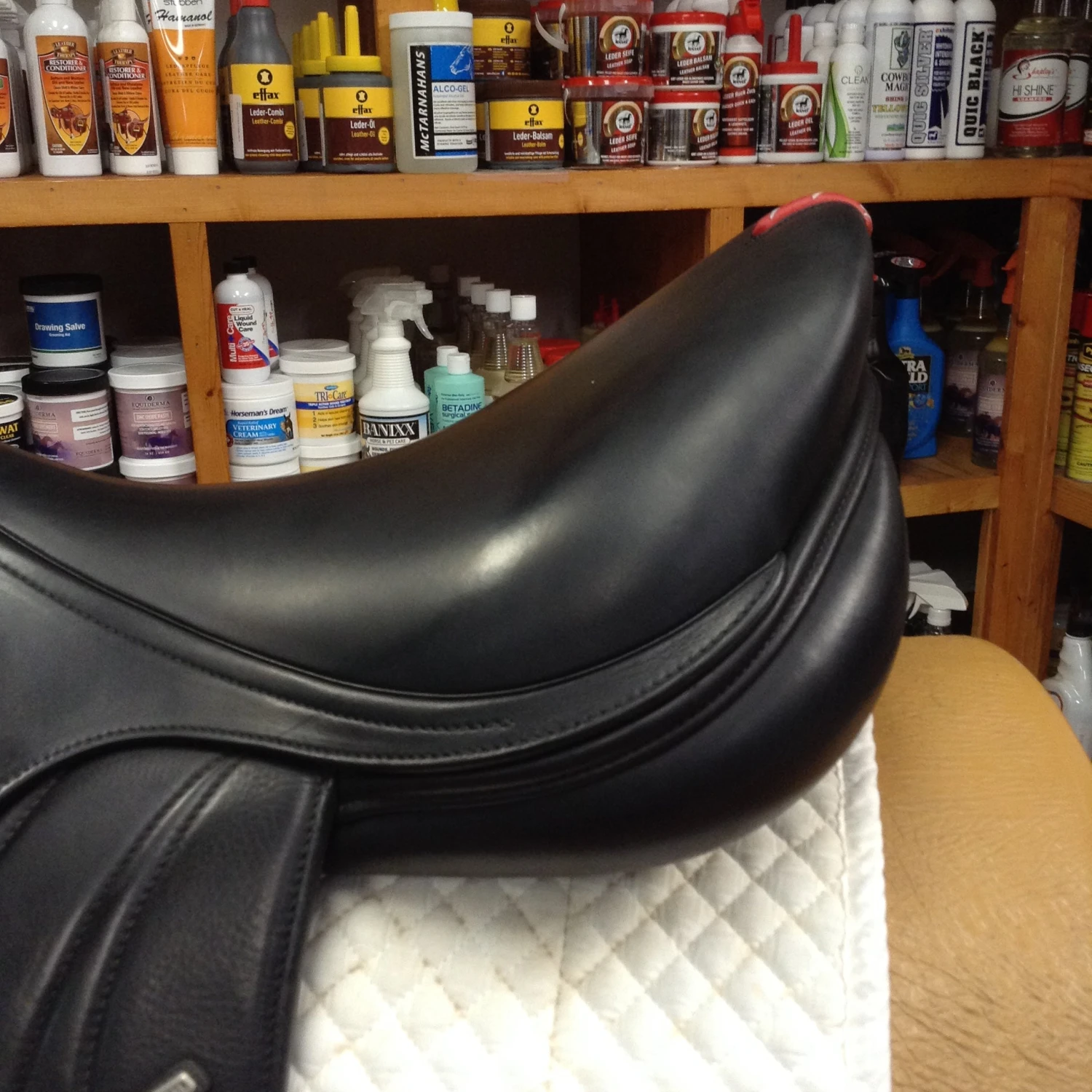 Equipe EK-GO Jump Saddle - 17.5" 5 Equipe EK-GO Jump Saddle - 17.5" - Image 3