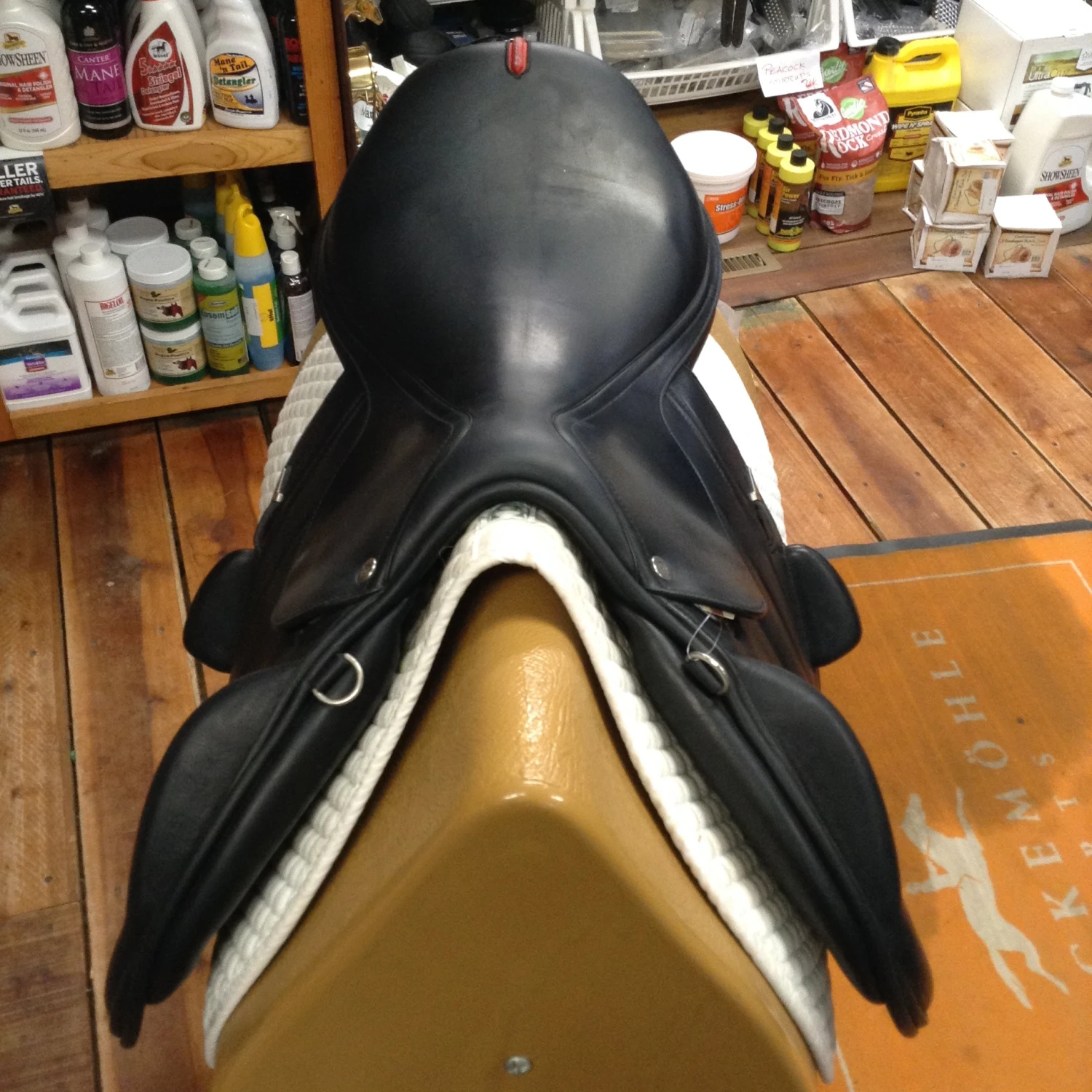 Equipe EK-GO Jump Saddle - 17.5" 8 Equipe EK-GO Jump Saddle - 17.5" - Image 6