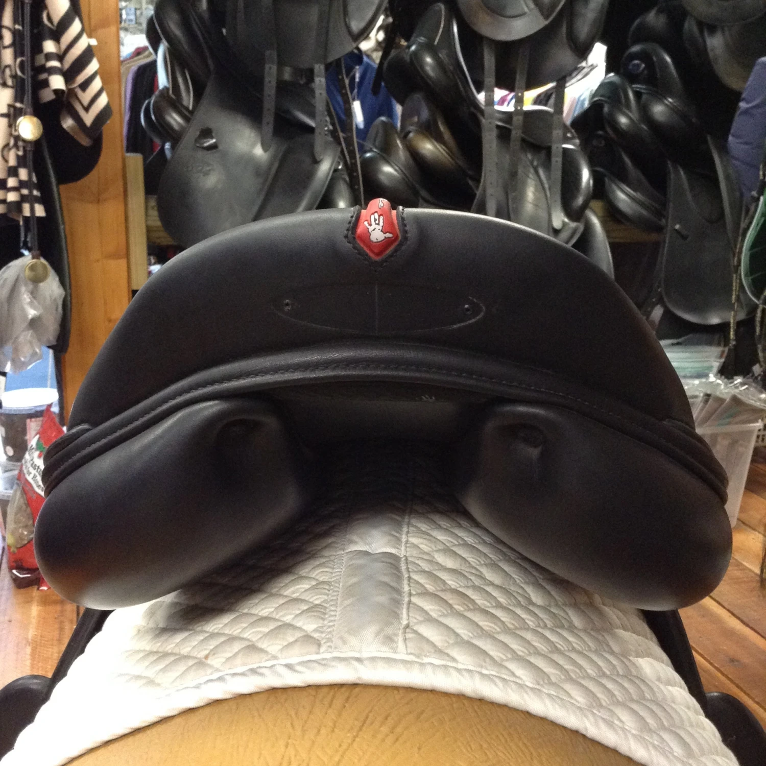 Equipe EK-GO Jump Saddle - 17.5" 15 Equipe EK-GO Jump Saddle - 17.5" - Image 13