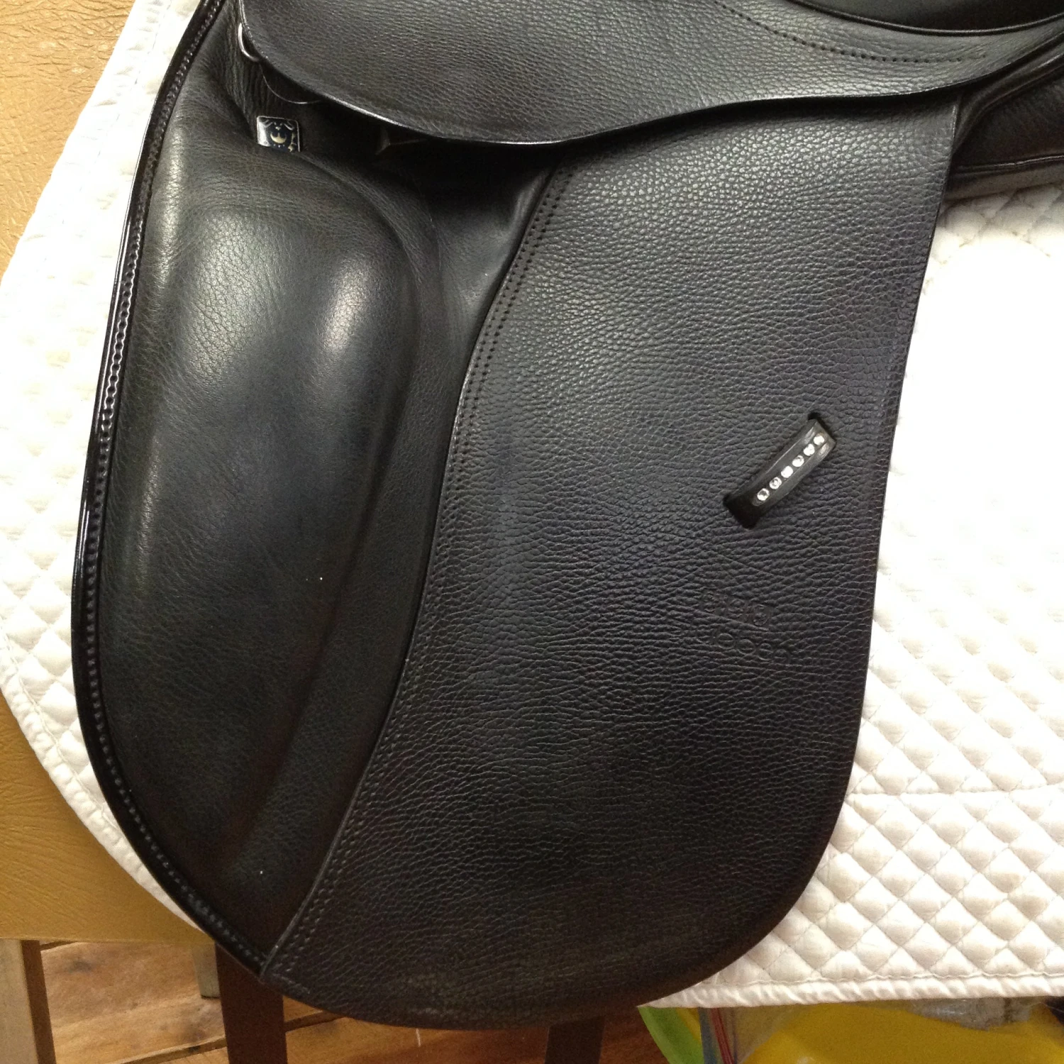 Stubben D Euphoria Dressage Saddle - 17" 6 Stubben D Euphoria Dressage Saddle - 17" - Image 4
