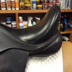Black Country Eloquence Dressage Saddle - 17.5" -Riding Apparel Store IMG 5105