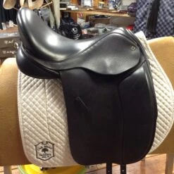 Black Country Eloquence Dressage Saddle - 17.5" -Riding Apparel Store IMG 5111