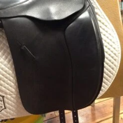 Black Country Eloquence Dressage Saddle - 17.5" -Riding Apparel Store IMG 5114