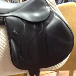 2012 Devoucoux Chiberta Monoflap - 18" 28 2012 Devoucoux Chiberta Monoflap - 18" -Riding Apparel Store IMG 5130