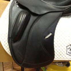 SOLD - Custom Saddlery Wolfgang Solo Dressage Saddle - 18" 21 SOLD - Custom Saddlery Wolfgang Solo Dressage Saddle - 18" -Riding Apparel Store IMG 5139