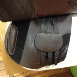 SOLD M Toulouse Premia Jump Saddle - 18" 21 SOLD M Toulouse Premia Jump Saddle - 18" -Riding Apparel Store IMG 5157