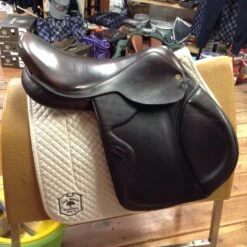SOLD M Toulouse Premia Jump Saddle - 18" 25 SOLD M Toulouse Premia Jump Saddle - 18" -Riding Apparel Store IMG 5161