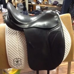 Cliff Barnsby Dressage Saddle Anky Bonfire - 17.5" 25 Cliff Barnsby Dressage Saddle Anky Bonfire - 17.5" -Riding Apparel Store IMG 5177