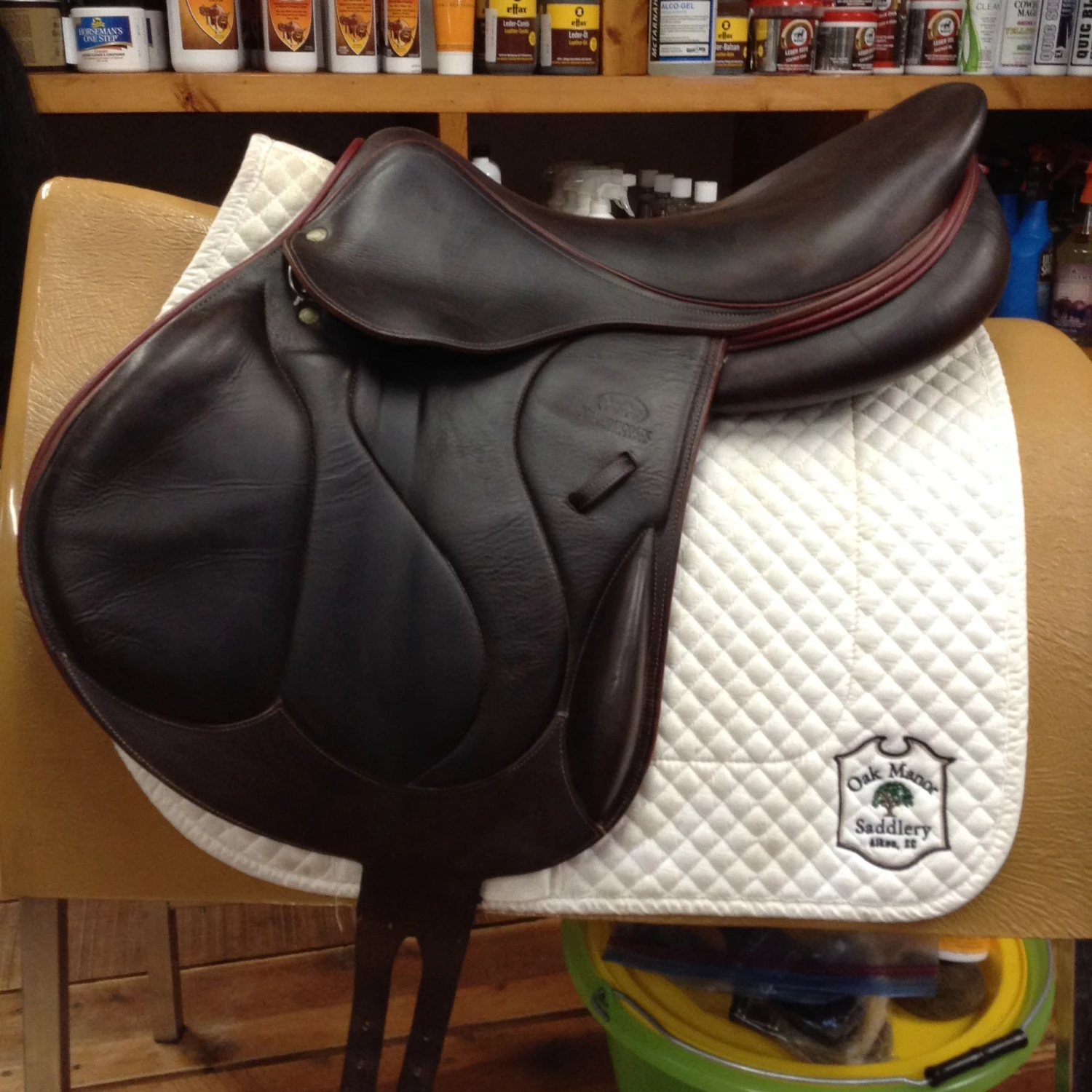 2013 Devoucoux Chiberta Monoflap Jump Saddle- 17.5" 3 2013 Devoucoux Chiberta Monoflap Jump Saddle- 17.5"