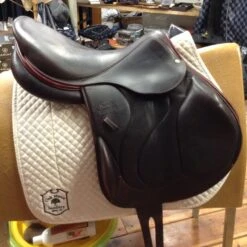 2013 Devoucoux Chiberta Monoflap Jump Saddle- 17.5" 24 2013 Devoucoux Chiberta Monoflap Jump Saddle- 17.5" -Riding Apparel Store IMG 5192