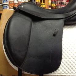 Custom Saddlery Revolution Dressage Saddle - 17" 21 Custom Saddlery Revolution Dressage Saddle - 17" -Riding Apparel Store IMG 5252