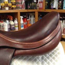 Equipe Expression Jump Saddle - 17.5" -Riding Apparel Store image 796878cf 2cae 462f a36d 072f9171a570