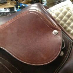 Equipe Expression Jump Saddle - 17.5" -Riding Apparel Store image 85247a27 4cdb 47ee bf6e 4345e7ec7b75